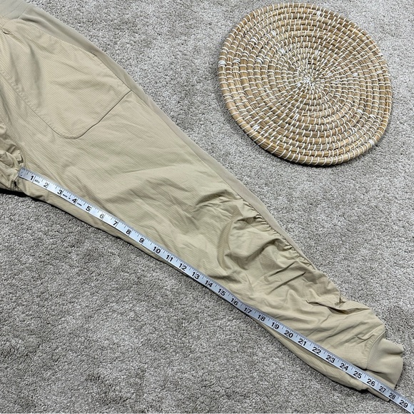 Lululemon Women’s Beyond the Studio 7/8 Jogger Pants Pull On in Trench Size 6 - Picture 16 of 16